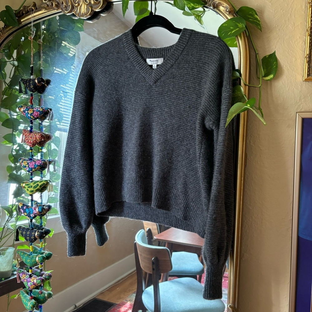 Madewell Cashmere Grey V-Neck Cropped Bishop Sleeve Sweater Size Small